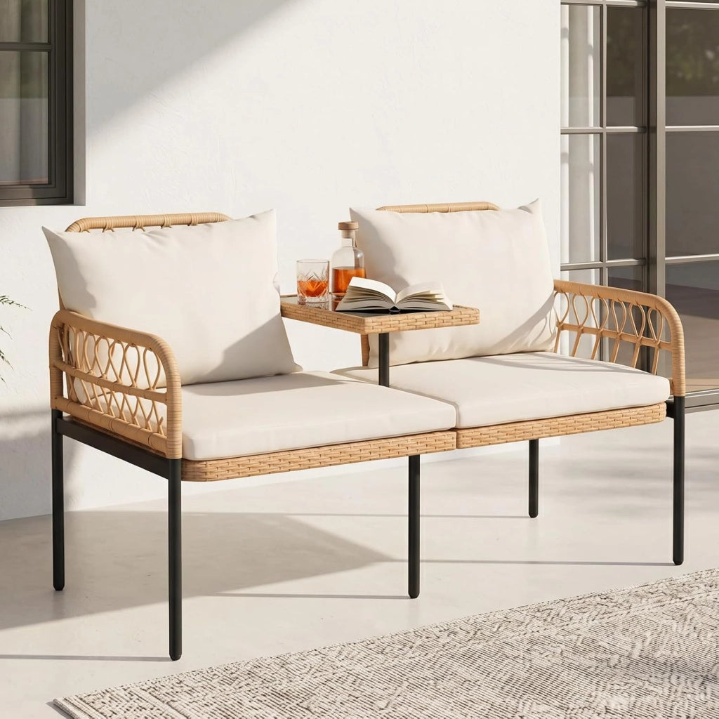 Divano da Giardino in Rattan PE, Panchina da Esterno con Tavolino Integrato in Vetro Temperato, Divanetto a 2 Posti, Cuscini Imbottiti, per Balcone, Terrazza e Cortile, Portata 150 kg