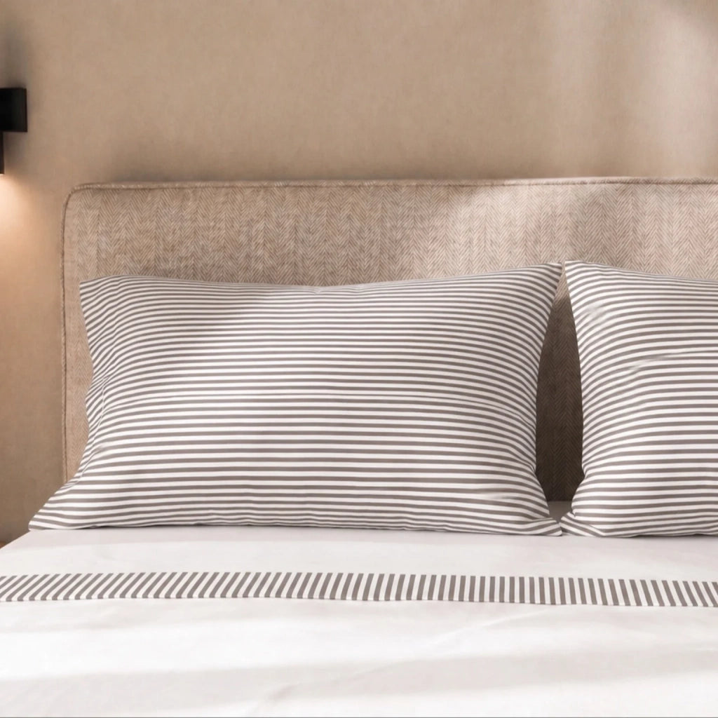 Set Lenzuola Letto Singolo in Puro Cotone | Completo Letto 1 Piazza | Lenzuolo con angoli, Lenzuolo Piano e 1 Federa | Lenzuola in Cotone con Balza a Righe Tortora