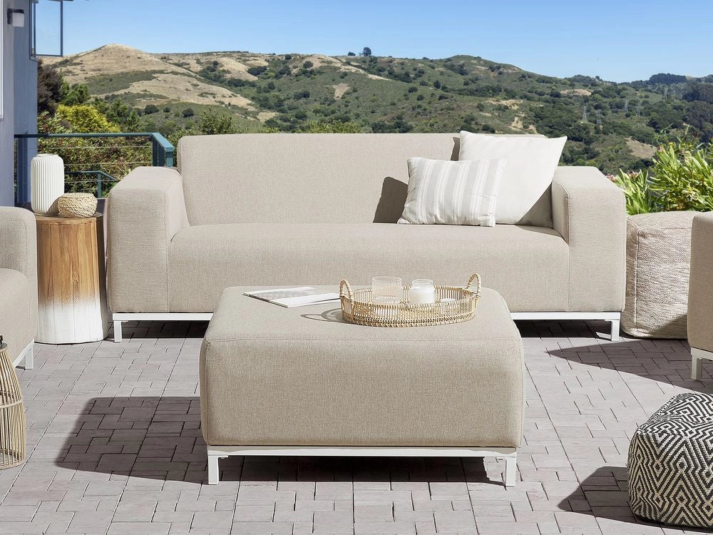 Divano da giardino Rivestimento tessuto beige Gambe alluminio bianco Mobili da esterno per interni Resistente alle intemperie per esterni