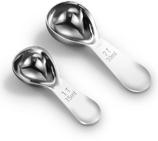 Set di cucchiai per caffè, 1 e 2 cucchiai misuratori (2 pezzi), progettazione ergonomico, realizzato in acciaio inossidabile. I cucchiai per caffè sono adatti per la macinazione del caffè e possono essere inseriti in un aspiratore di aria. 15 ml & 30 ml.