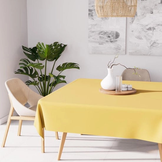 Tavolo quadrato in ocre, tovagliato vetrificato 140x140 cm colore giallo