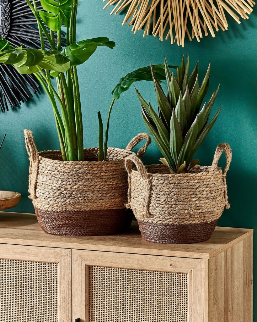 Set di 2 cesti per vasi da fiori in fibra marina naturale di colore beige e marrone stile boho rustico