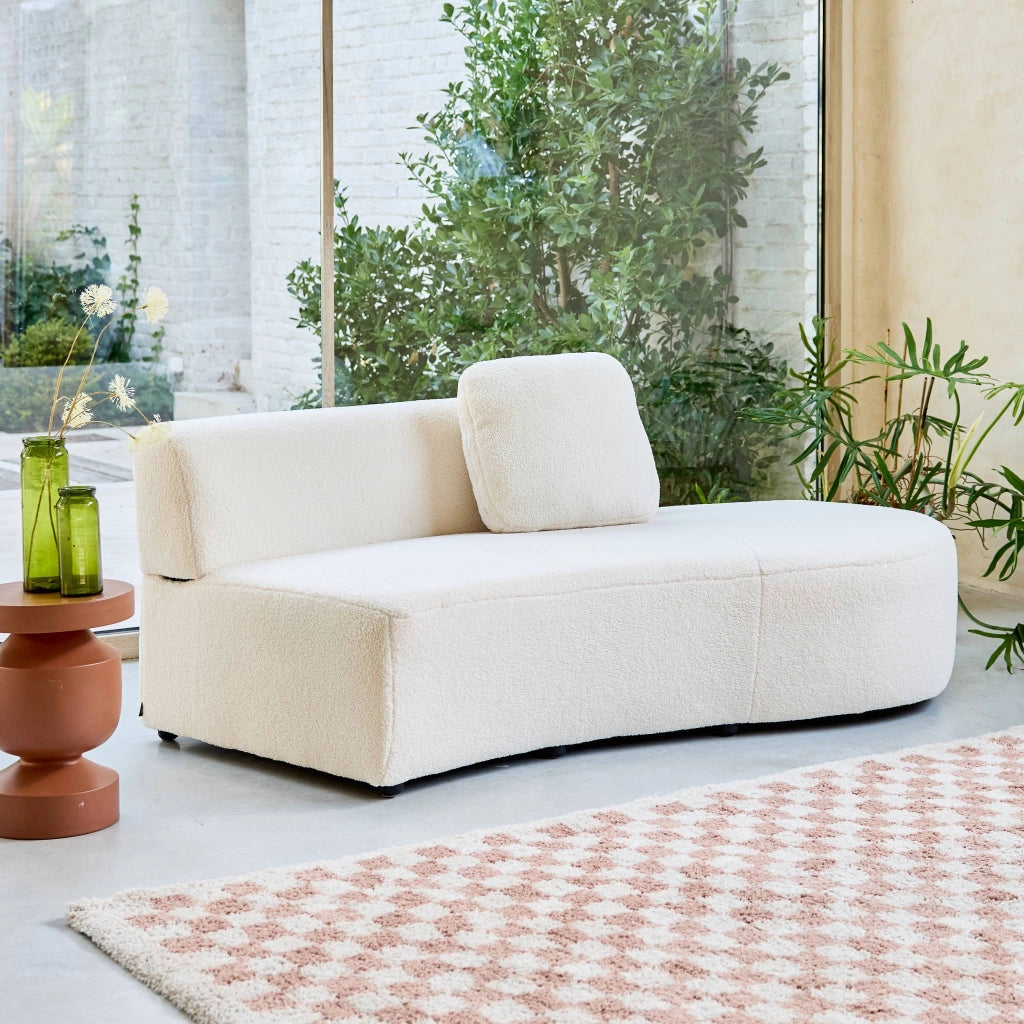 Divano organico a forma di virgola in bouclé, 2–3 posti, crema