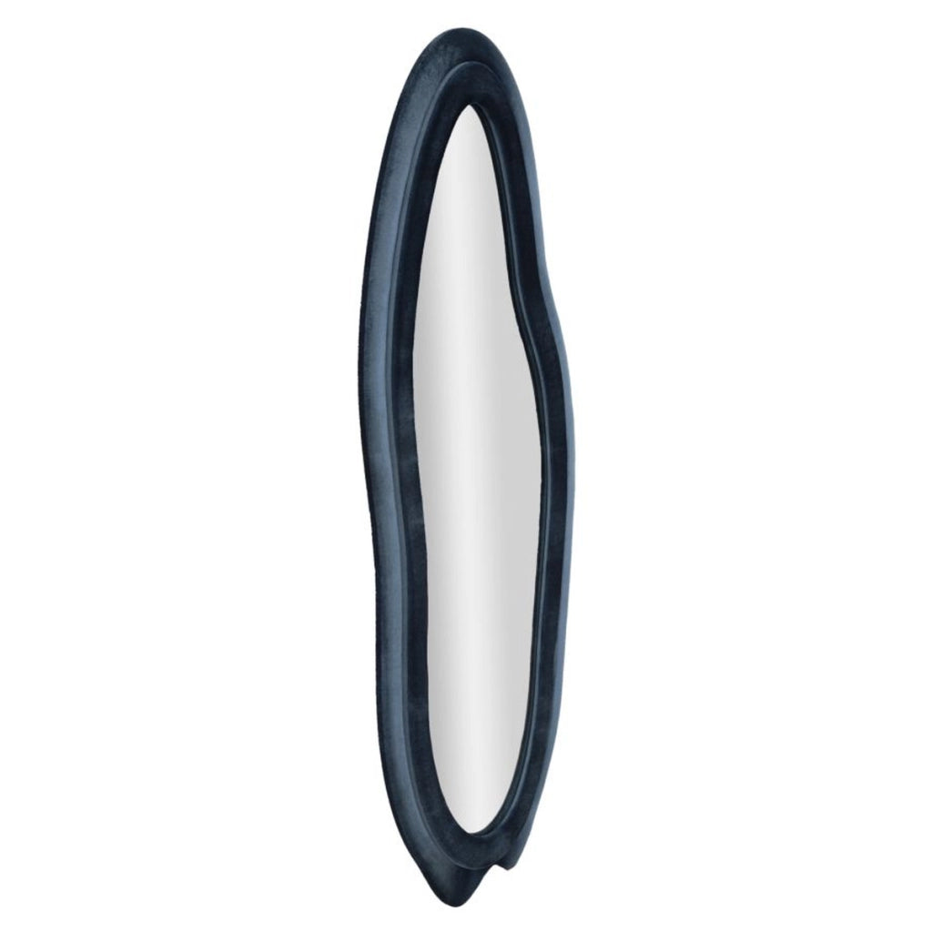 Specchio da parete Chanele dalla forma organica in velluto blu 67x166 cm