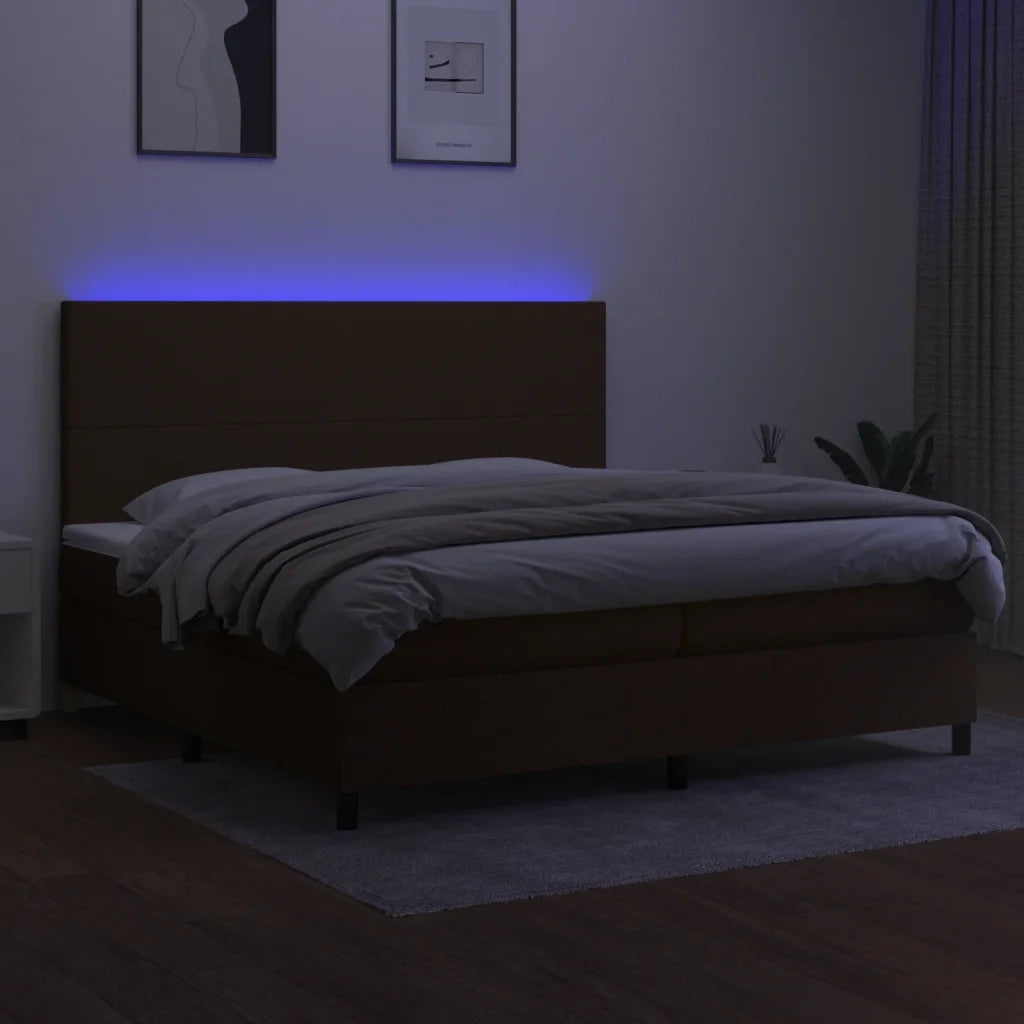 Letto a Molle Materasso e LED Marronescuro 200x200cm in Tessuto