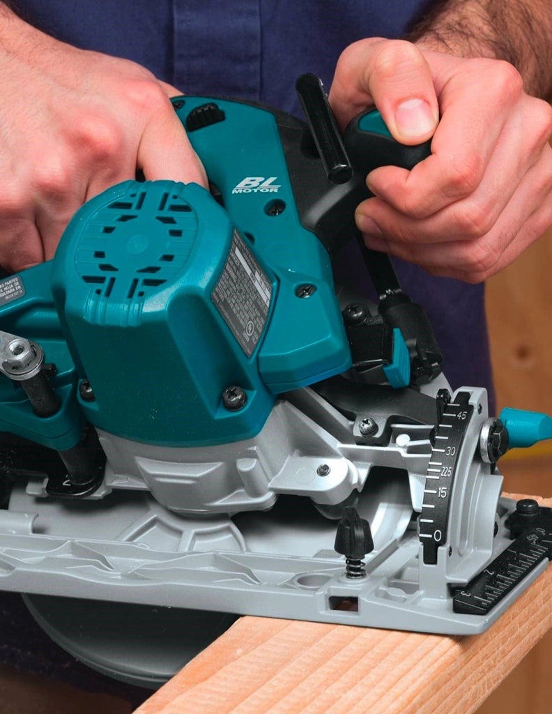 Sega Circolare MAKITA DHS680RMJ (2 x 4,0 Ah + DC18RC + MAKPAC 3)