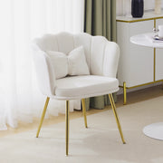 POLTRONA in velluto beige con schienale a petalo e cuscino farfalla