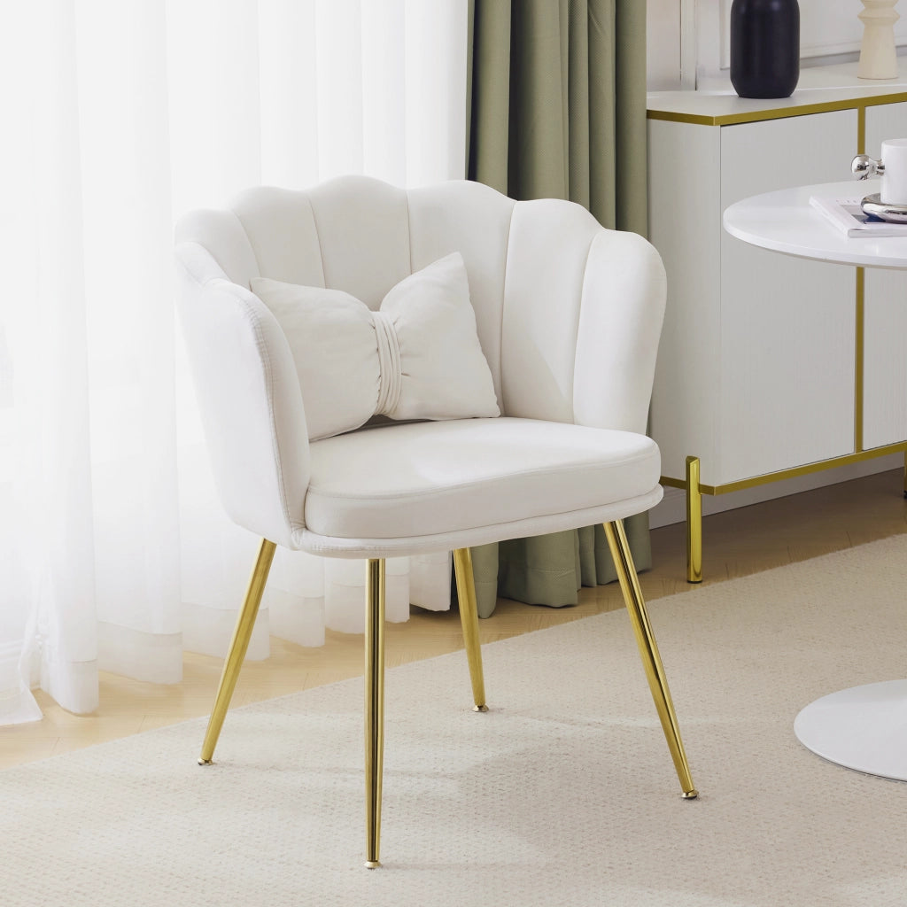 POLTRONA in velluto beige con schienale a petalo e cuscino farfalla