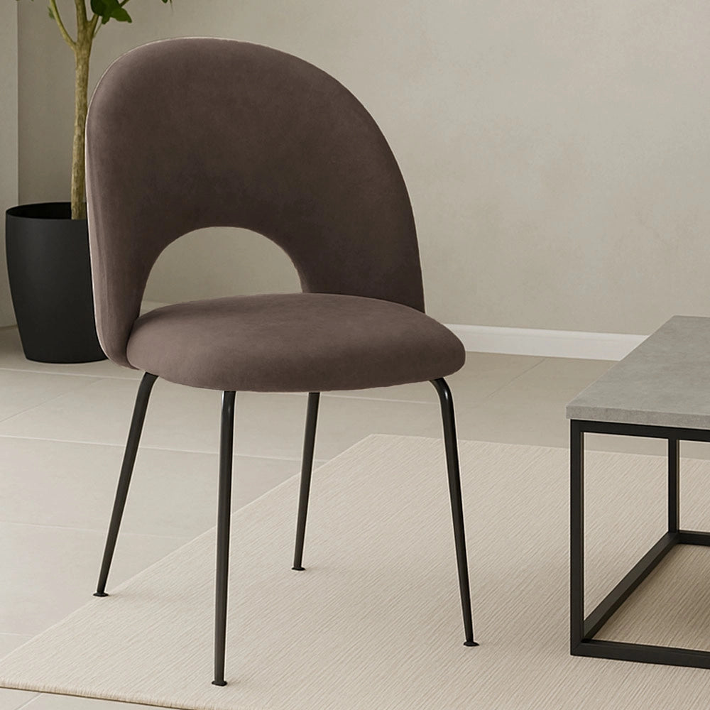Sedia da sala pranzo Paola in microfibra nabuk marrone con gambe in metallo nero