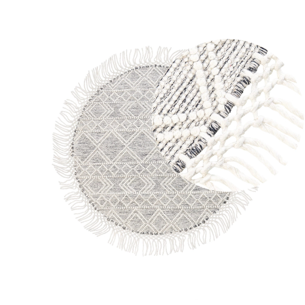 Tappeto grigio e bianco sporco in lana e poliestere ⌀ 140 cm intrecciato a mano a trama piatta con frange e motivo geometrico