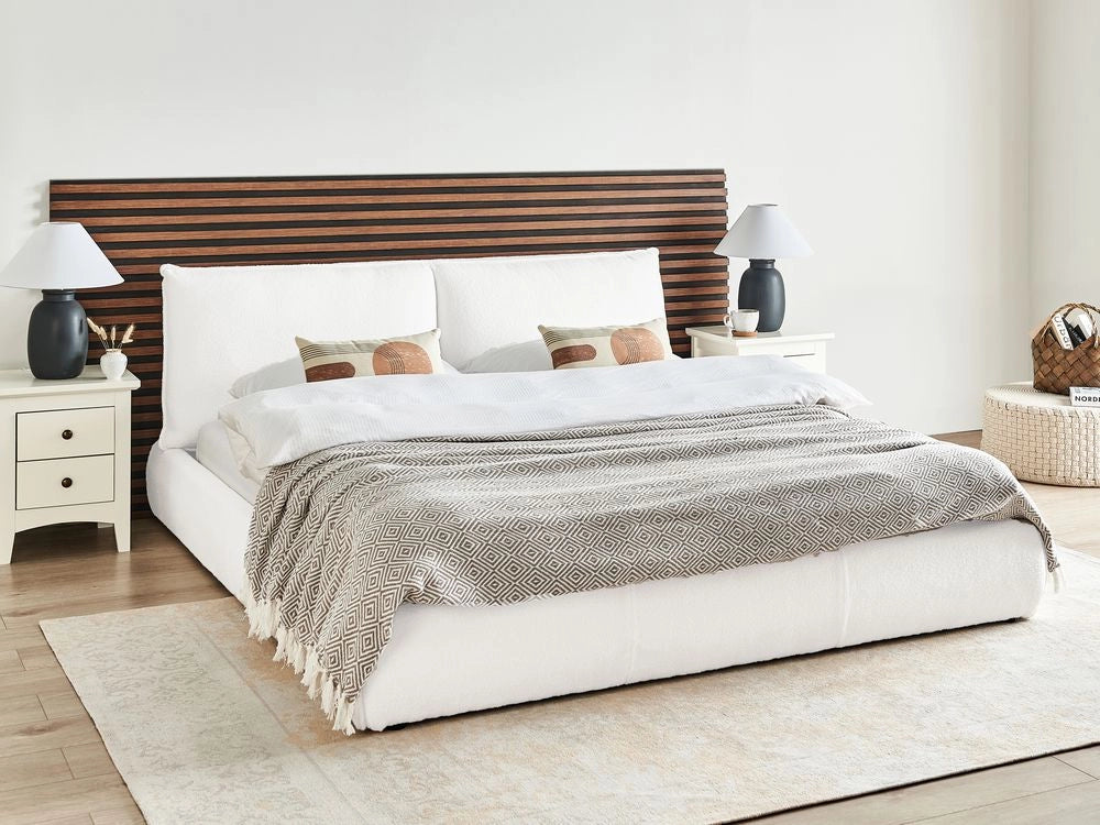 Letto matrimoniale ad acqua imbottito in tessuto boucle bianco 180x200 cm stile classico camera da letto