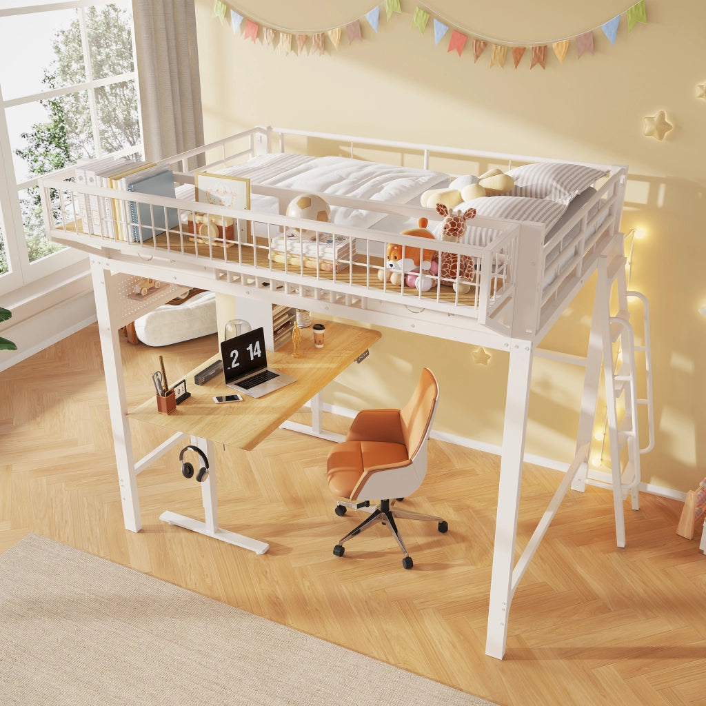 Letto a soppalco 140x200 cm per 2 persone, letto alto con ripiani portaoggetti e spazio aperto sottostante, metallo bianco