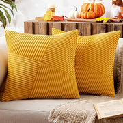 Set di cuscini 50x50 giallo mosto corduroy da 2 copie con disegno strettato e patchwork per decorare il divano