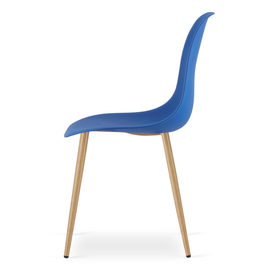 Sedia scandinava WAT blu con gambe effetto legno