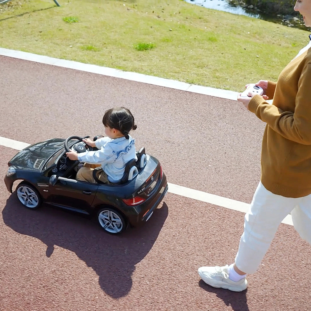 Auto elettrica per bambini Mercedes SLC 300 ¨C Xylo ¨C 12V nera con luci e suoni