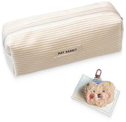 Etui di stoffa corduroy, etui bianco latte per ragazze e adolescenti, etui per penne etui scolastico etui per ufficio - bianco, viene fornito con un grazioso hanger di peluche.
