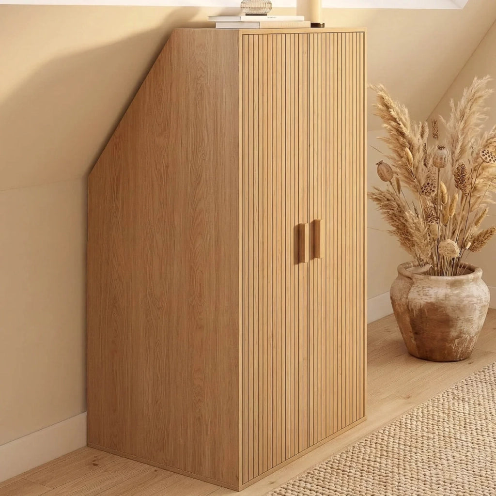 IDMarket - JULIETTE Armadio a 2 ante inclinate 60 x 50 x 70/110 cm con doghe in legno color rovere