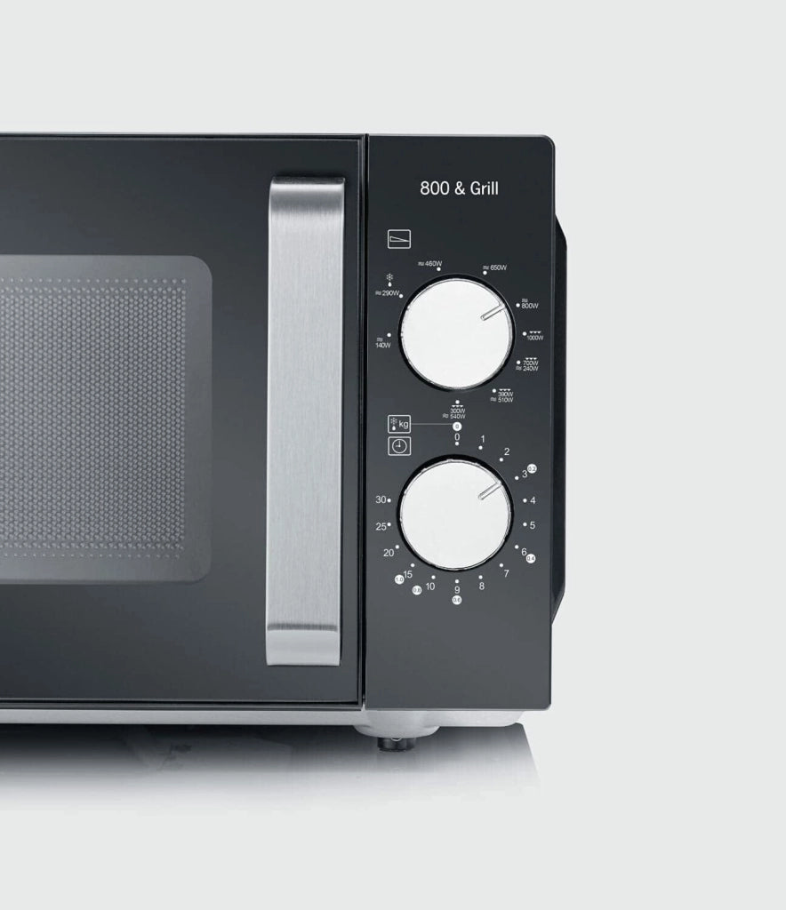 Severin forno a microonde 2 in 1 con fondo in ceramica e grill, capacità 20 l, forno a microonde per scongelare e riscaldare, con grande superficie utile per stoviglie quadrate, nero/acciaio inox, mw 7762