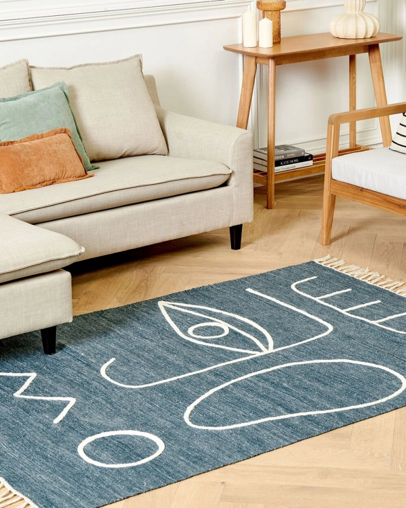 Tappeto rettangolare per interni e per esterni in poliestere con motivo a nappe blu 140 x 200 cm stile boho