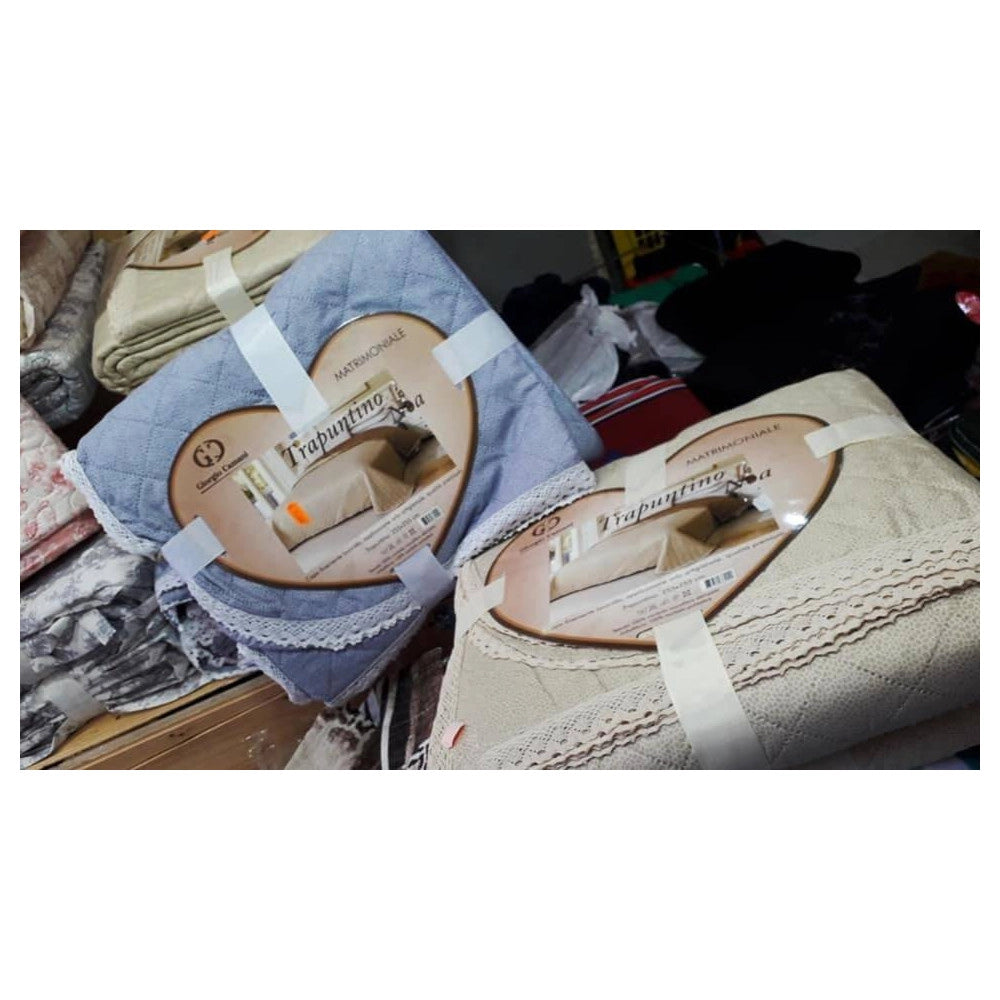 Trade Shop - Trapuntino Matrimoniale 255x255cm Con Bordi Merlettati Colore E Fantasia Casuale -