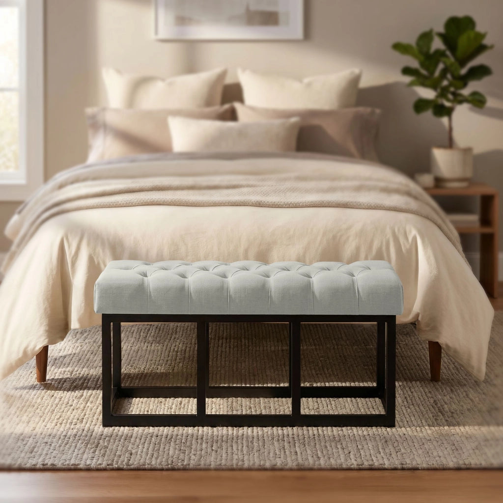 Panca design AMUN in metallo nero opaco e tessuto grigio,100 cm