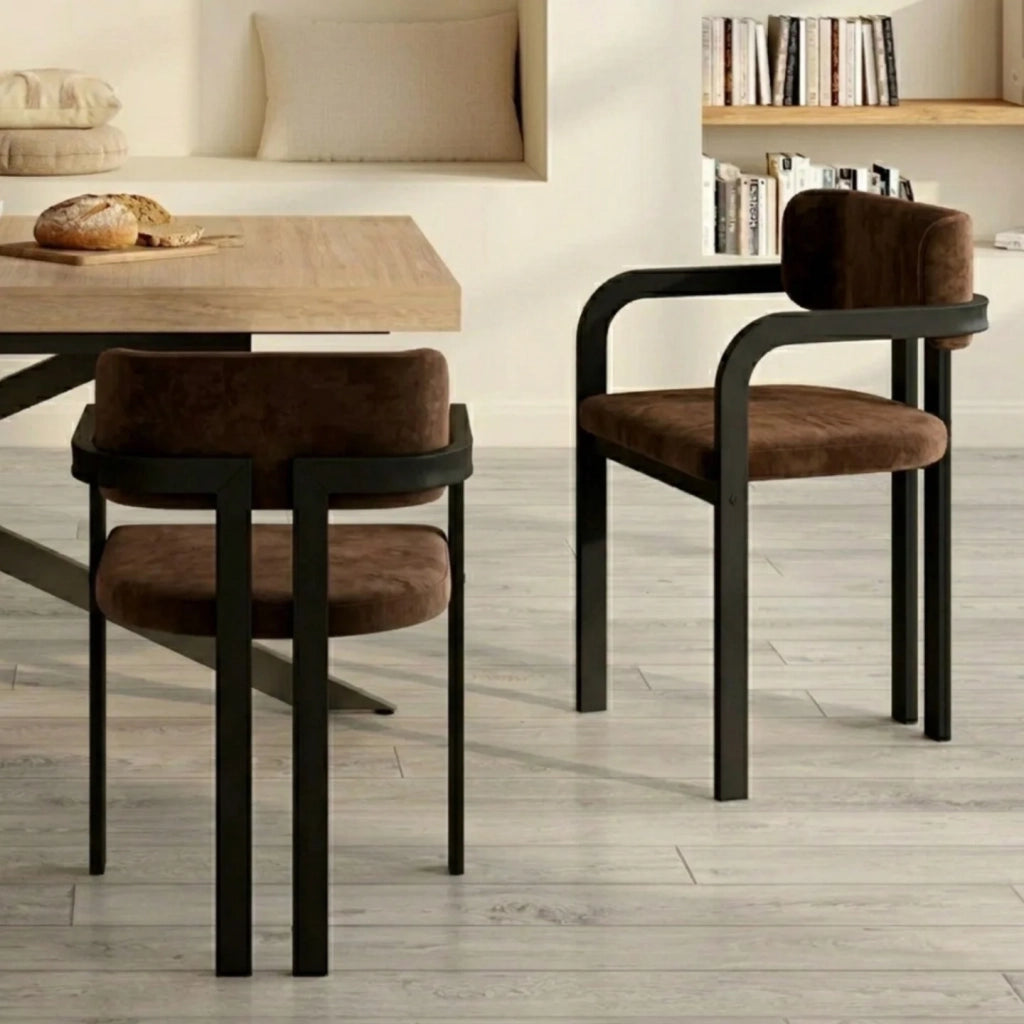IDMarket - Set di 2 sedie da pranzo ESMA in metallo nero e velluto marrone e poltrone da tavolo con braccioli