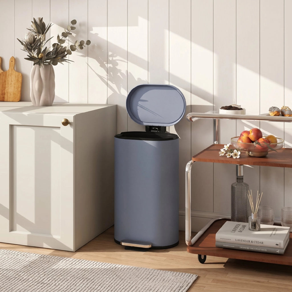 Secchio per rifiuti da 30 litri con coperchio soft-close e pedale in metallo ¨C Minimal ¨C Grigio, 36.5x31x61 cm