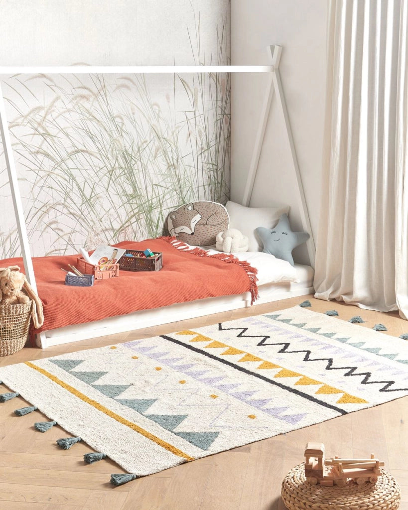 Tappeto per cameretta con motivo astratto e nappe beige e rosa 140 x 200 cm cameretta nursery soggiorno