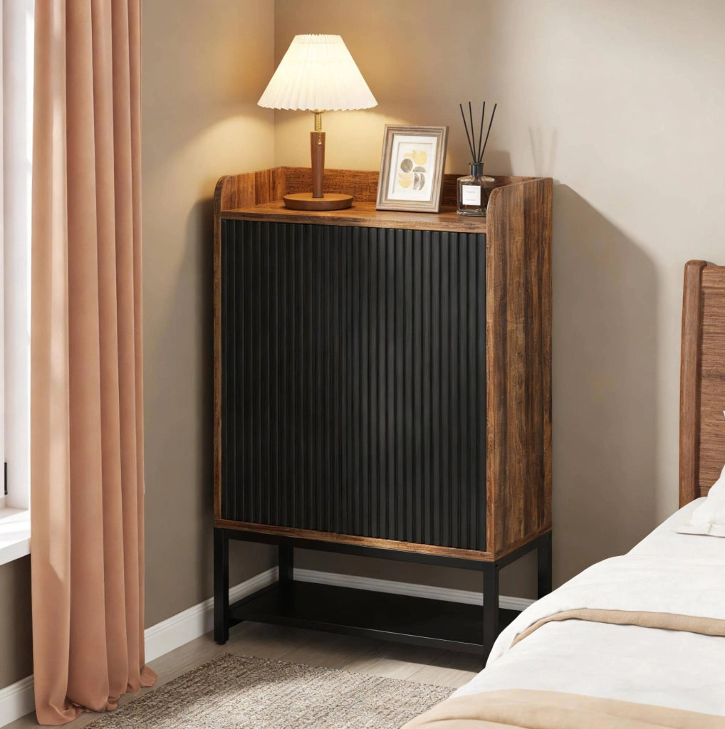 Scarpiera da ingresso a 5 ripiani con ante; 73 x 35 x 105;5 cm; in metallo e legno; nero e marrone
