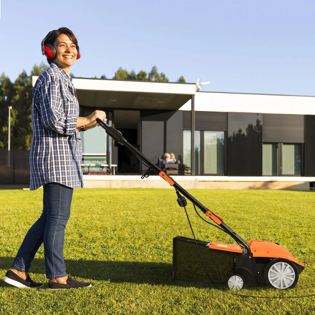 Scarificatore 2 In-1 per Prato, Arieggiatore Elettrico con Sacco Raccoglitore da 30L, Larghezza 32cm, con 3 Posizioni Regolabili, Scarificatore 1500W per Giardino Cortile (32 cm, Arancione)