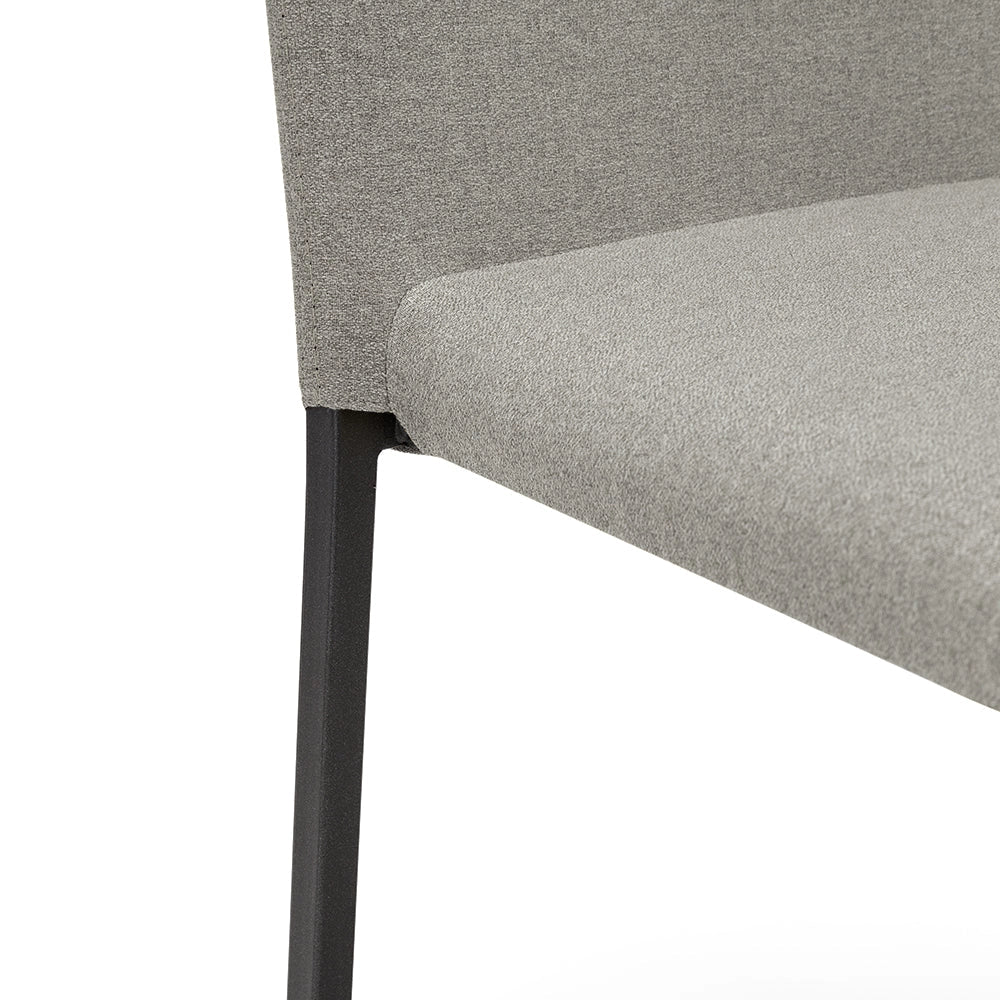Set 6 sedie imbottita modello BETTY STYLE per interni, design moderno, gambe quadre in metallo, schienale e seduta rivestiti con tessuto morbido al tatto Pietra