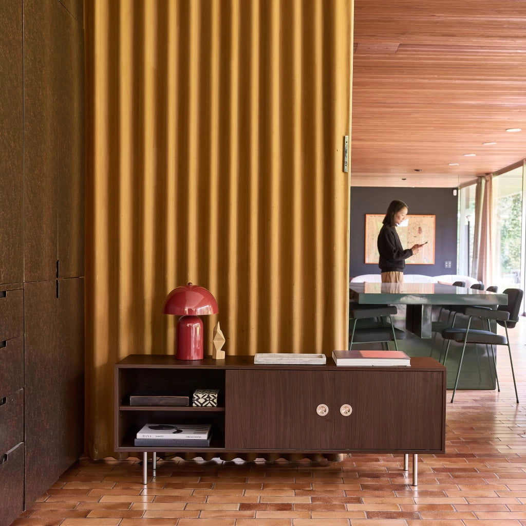 Mobile tv vintage in legno e acciaio inossidabile a 2 ante, 140cm,