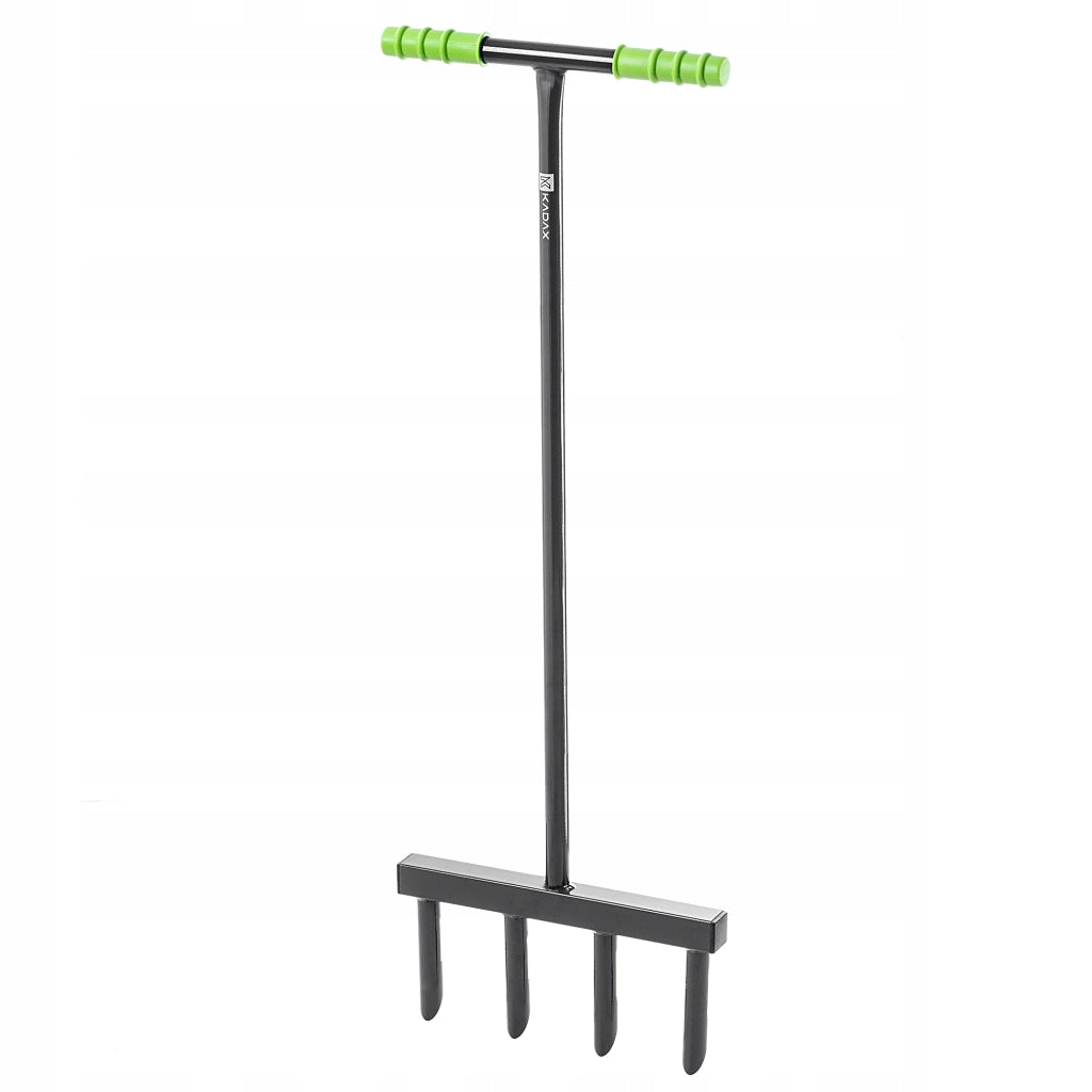 Aeratore tubolare manuale KADAX da 36 cm con forche e punte per aerazione del prato.
