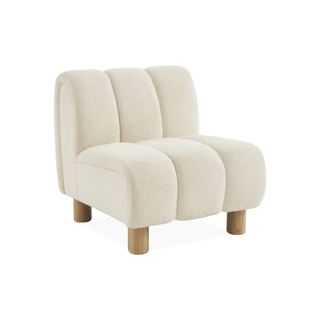 Poltrona relax con gambe rotonde in legno e tessuto bouclé, crema