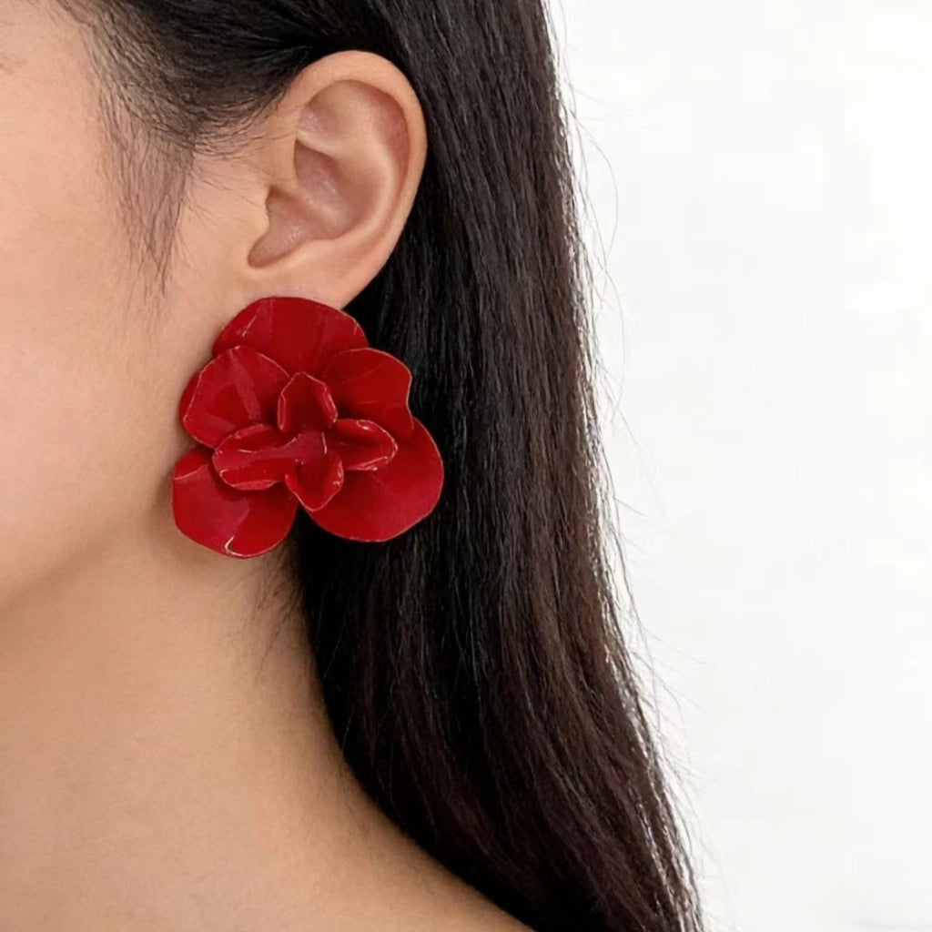 Orecchini a forma di rosa rossa
