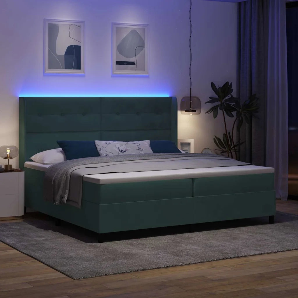Letto a molle con strisce LED Verde Scuro 200 x 200 cm Velluto 3343889
