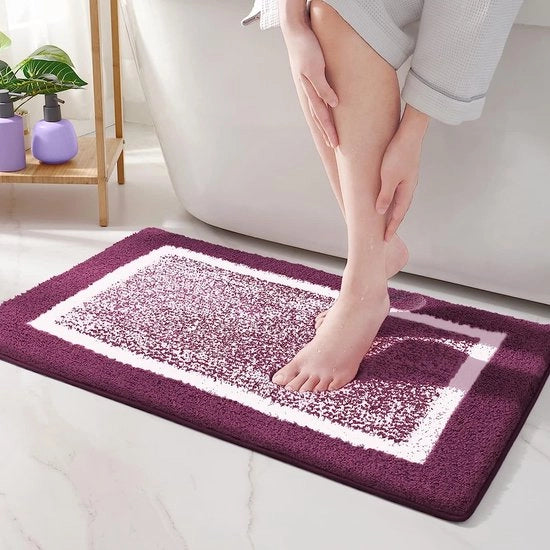 Matte da bagno in microfibra 50x75 cm, con superficie antiscivolo, lavabile a macchina, assorbente per docce, copertura per pavimento in materiale duraturo colore viola