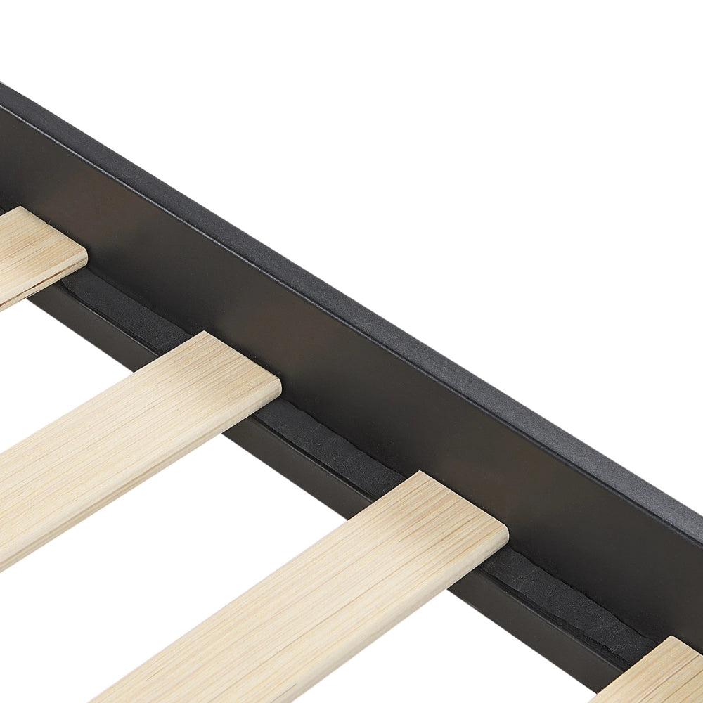 Struttura del letto in metallo nero 160 x 200 cm King Size Doghe in legno di pioppo Camera da letto minimalista industriale