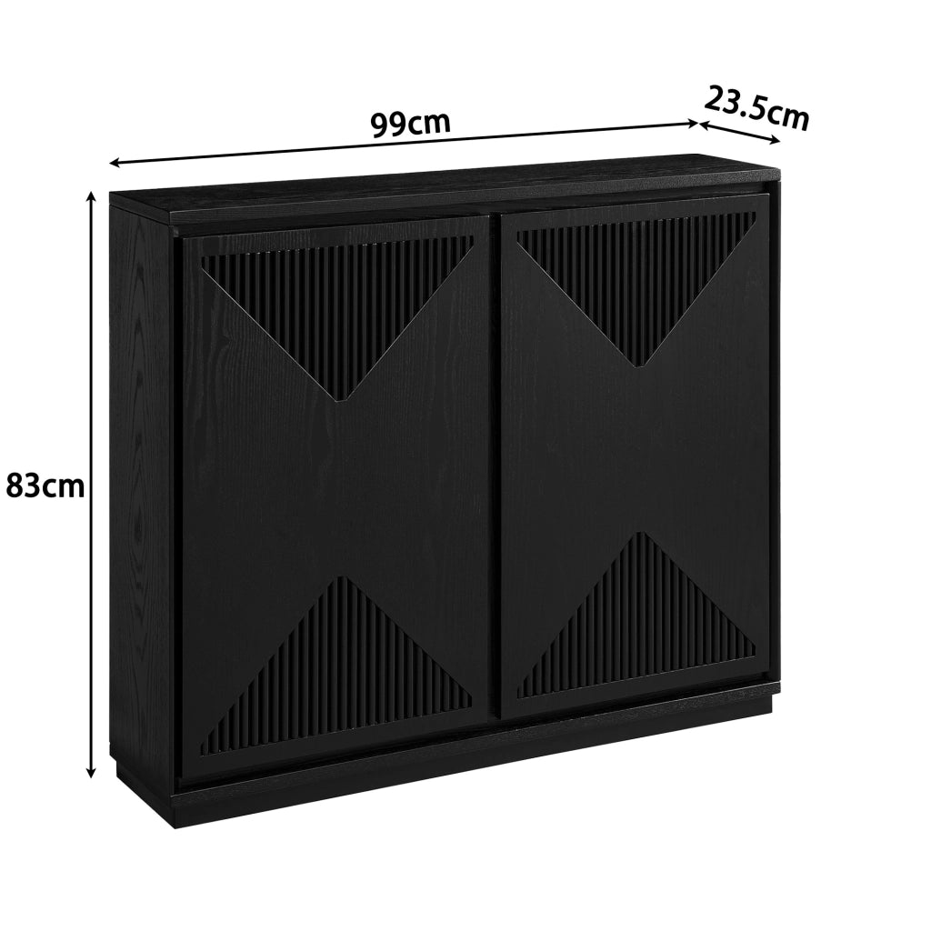 Credenza con ante scanalate a V e fori per prese in legno e MDF nero