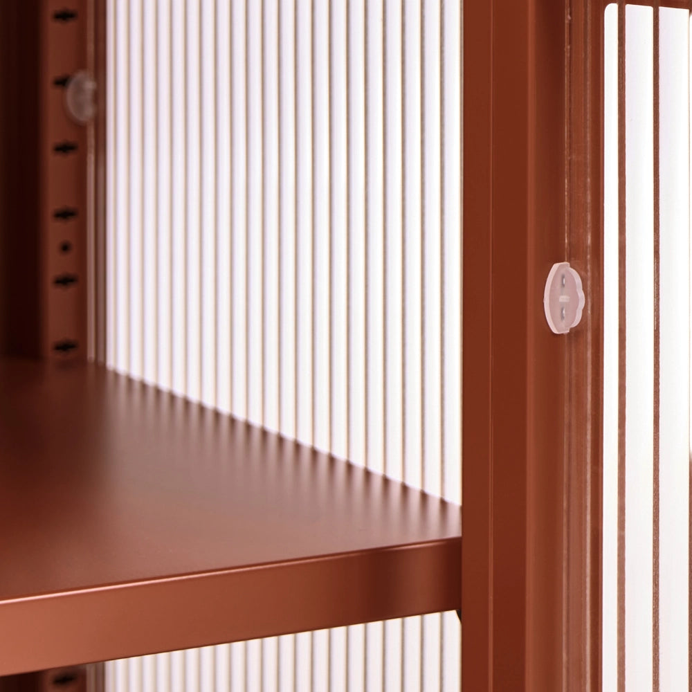 Credenza in acciaio con vetro scanalato, 2 ante, ripiani regolabili ruggine ripiani regolabili design moderno e industriale