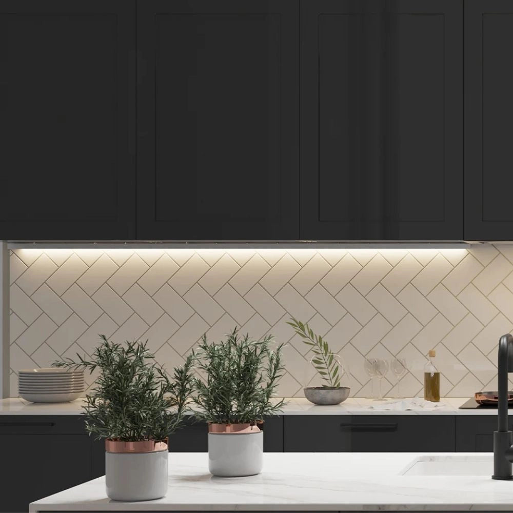 Profilo LED P46 nero opaco – 120 cm di Design e Funzionalità