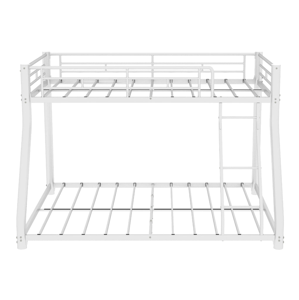Letto a castello 90x190 cm e 140x190 cm con scala in ferro bianco