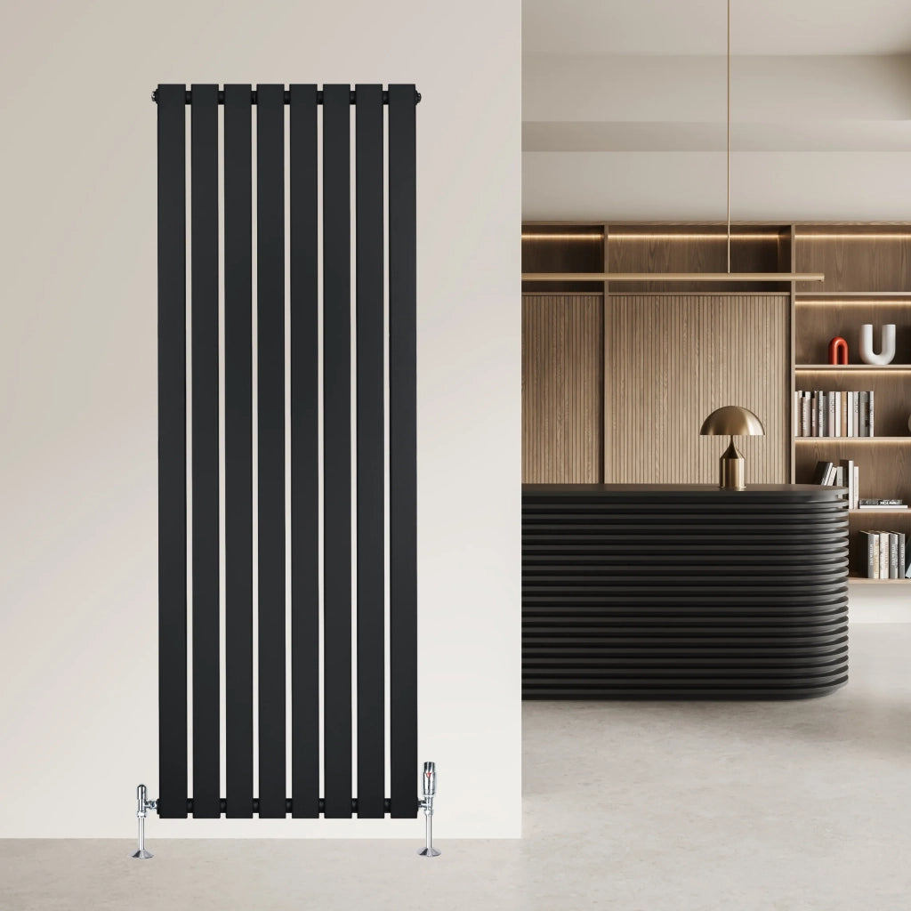 Radiatore Verticale 1600 x 560 mm con Valvole TRV Nero