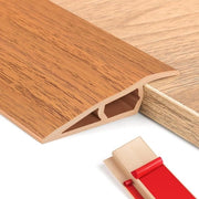 Profilo di transizione in PVC autofissante per compensazione di altezza, ideale per pavimenti in parquet e gradini in lamina (Rilievo giallo legno, 5~10mm(H), 1m(L))