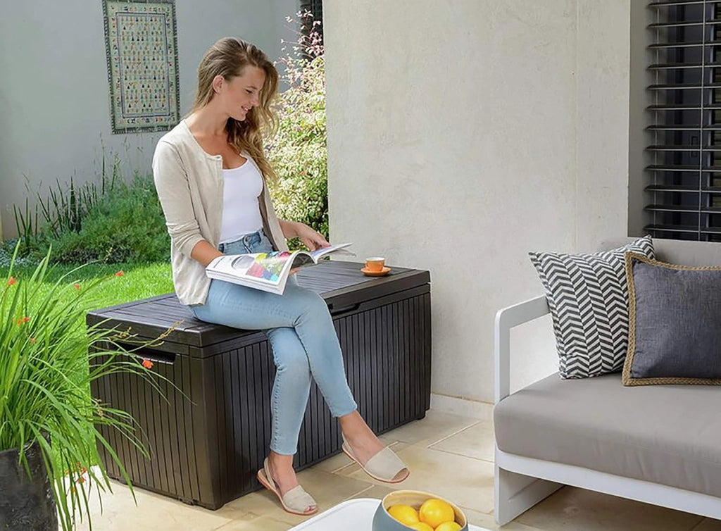 Cassapanca da Giardino Springwood 305 Litri in Resina Effetto Legno Colore Brown Lucchettabile e Utilizzabile come Seduta Keter