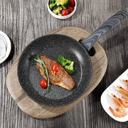 Piastra per cottura 28cm Induzione - Grande padella universale con rivestimento antiscivolo per tutti i tipi di forni - Maniglie sicure, lavabile in lavastoviglie (Finestra in legno scuro, 28cm)
