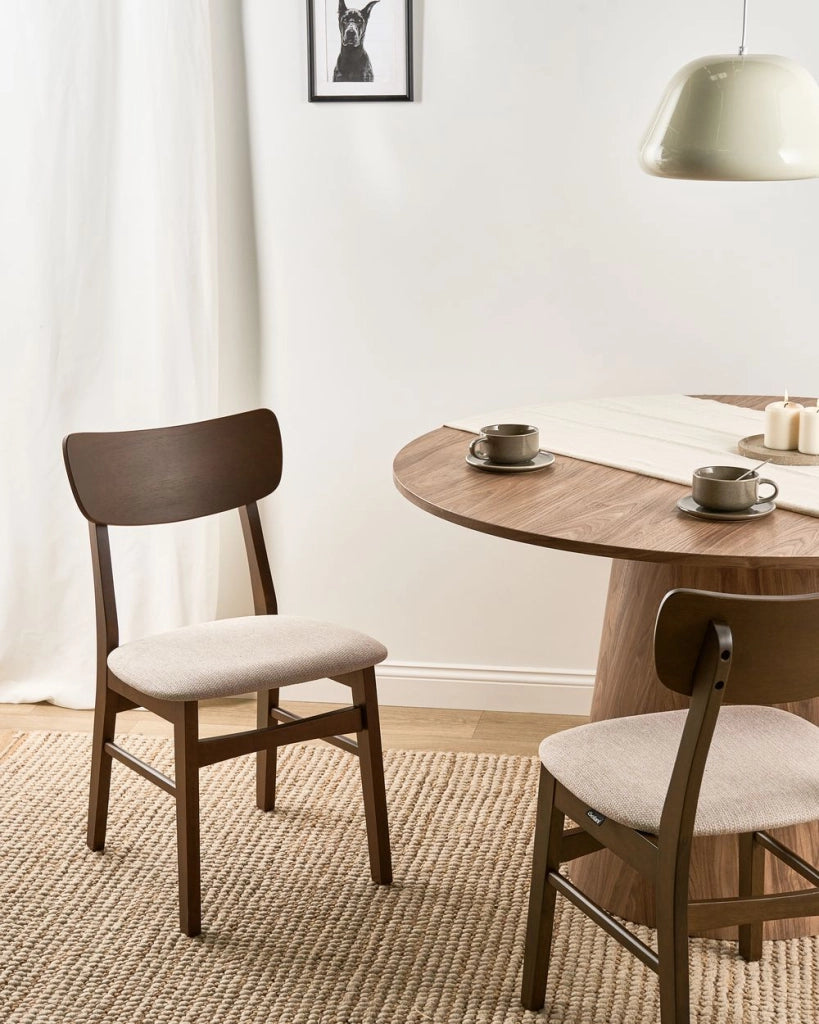 Set di 2 sedie da pranzo Struttura in legno di gomma scuro Seduta in tessuto poliestere beige chiaro Design retrò senza braccioli