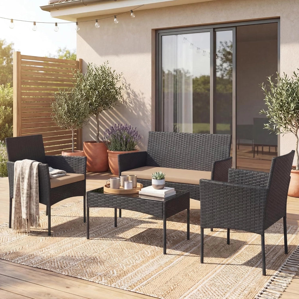 Salotto da Giardino Esterno 4 Pezzi, Set da Esterno in Rattan con Tavolino con Piano in Vetro, Divano 2 Posti e 2 Poltrone, Set da Conversazione con Cuscini per Patio, Balcone e Terrazzo (Tortora)
