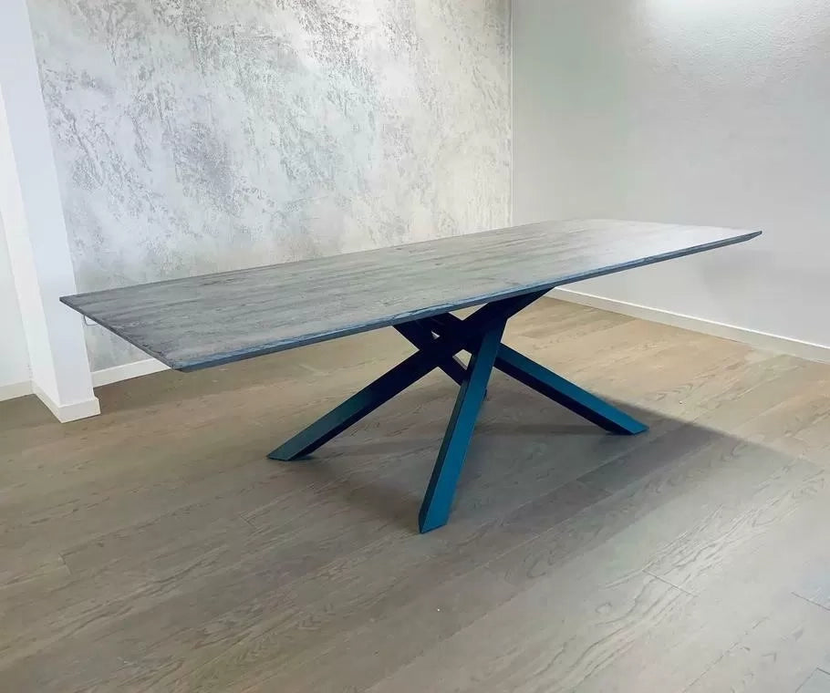 Tavolo big table fisso in rovere massello nodato finitura beton spessore 4 cm. misura l.250 p.100 h.75