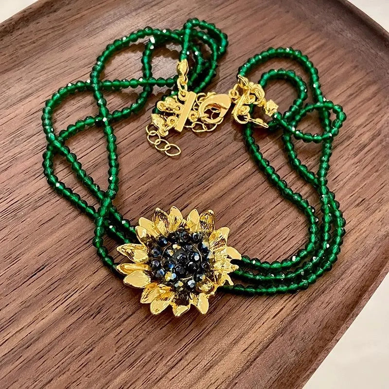 Collana fatta a mano con perline di cristallo verde scuro, regalo di Natale o di compleanno.